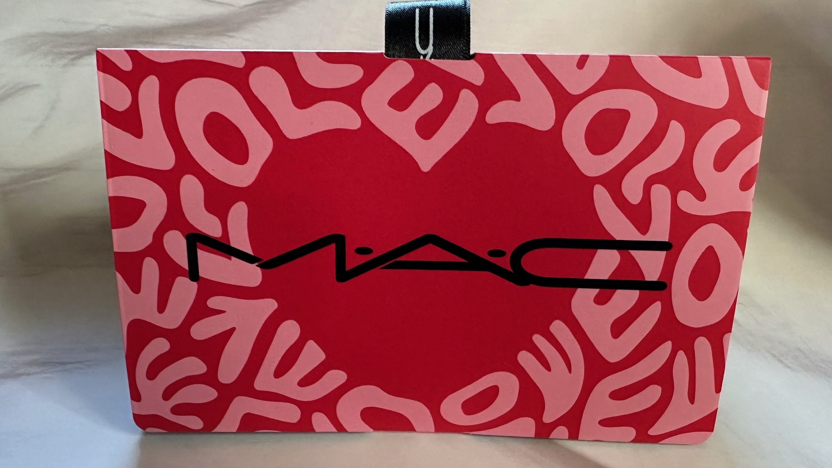 グロー プレイ リップ バーム ルージュ アウェイクニング/M・A・C/リップバームを使ったクチコミ（3枚目）