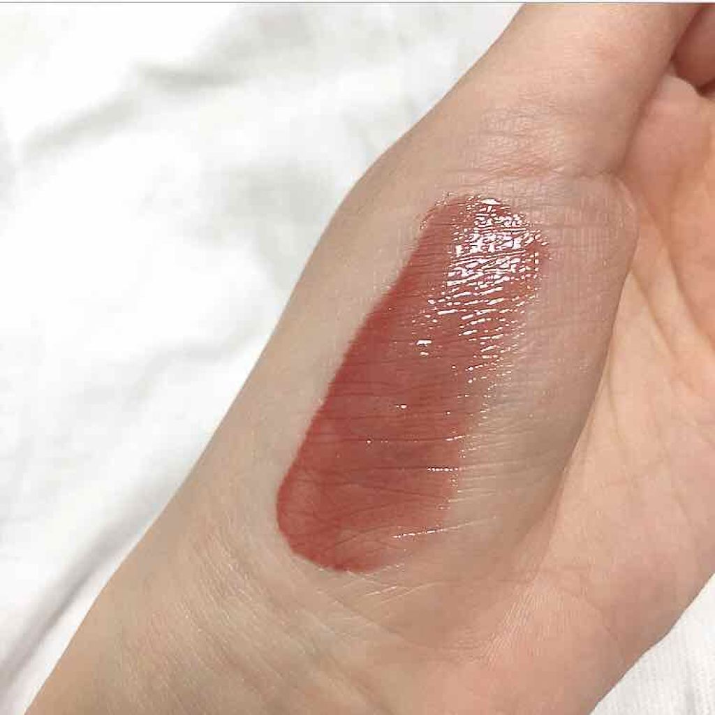 トーン ペタル エッセンス グロス/to/one/リップグロスを使ったクチコミ(2枚目)