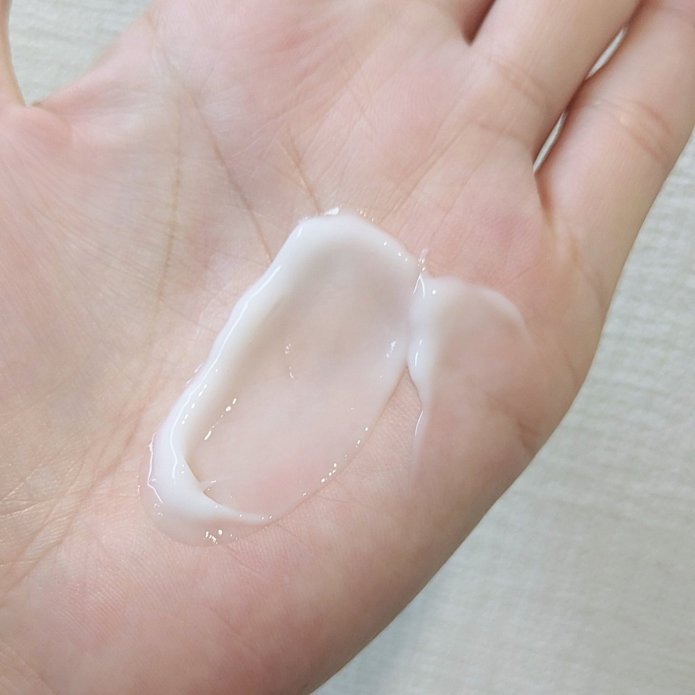 イクモアキュートミルキィオイル/iqumore/ヘアオイルを使ったクチコミ(3枚目)