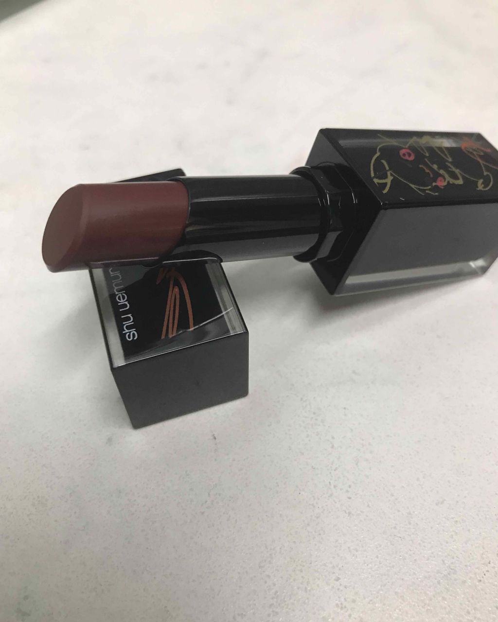 ルージュ アンリミテッド アンプリファイド マット＜2019年クリスマスコフレ限定＞ クリムゾン スピン/shu uemura/口紅を使ったクチコミ（1枚目）