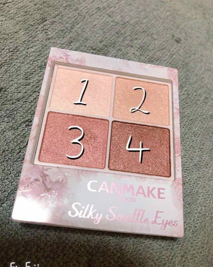 シルキースフレアイズ/キャンメイク/アイシャドウパレットを使ったクチコミ(2枚目)
