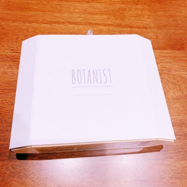 BOTANIST ボタニスト　ボタニカルウィンターコフレ（ヘアパフューム＆ハンドクリームセット）のクチコミ「
♥BOTANIST
ボタニカルウィンターコフレ
(ヘアパフューム＆ハンドクリームセット)
純.....」（1枚目）