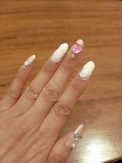 まゆみ on LIPS 「今週のネイルはこんな感じでっす!ハート散りばめたらぶりっぶりの..」(2枚目)
