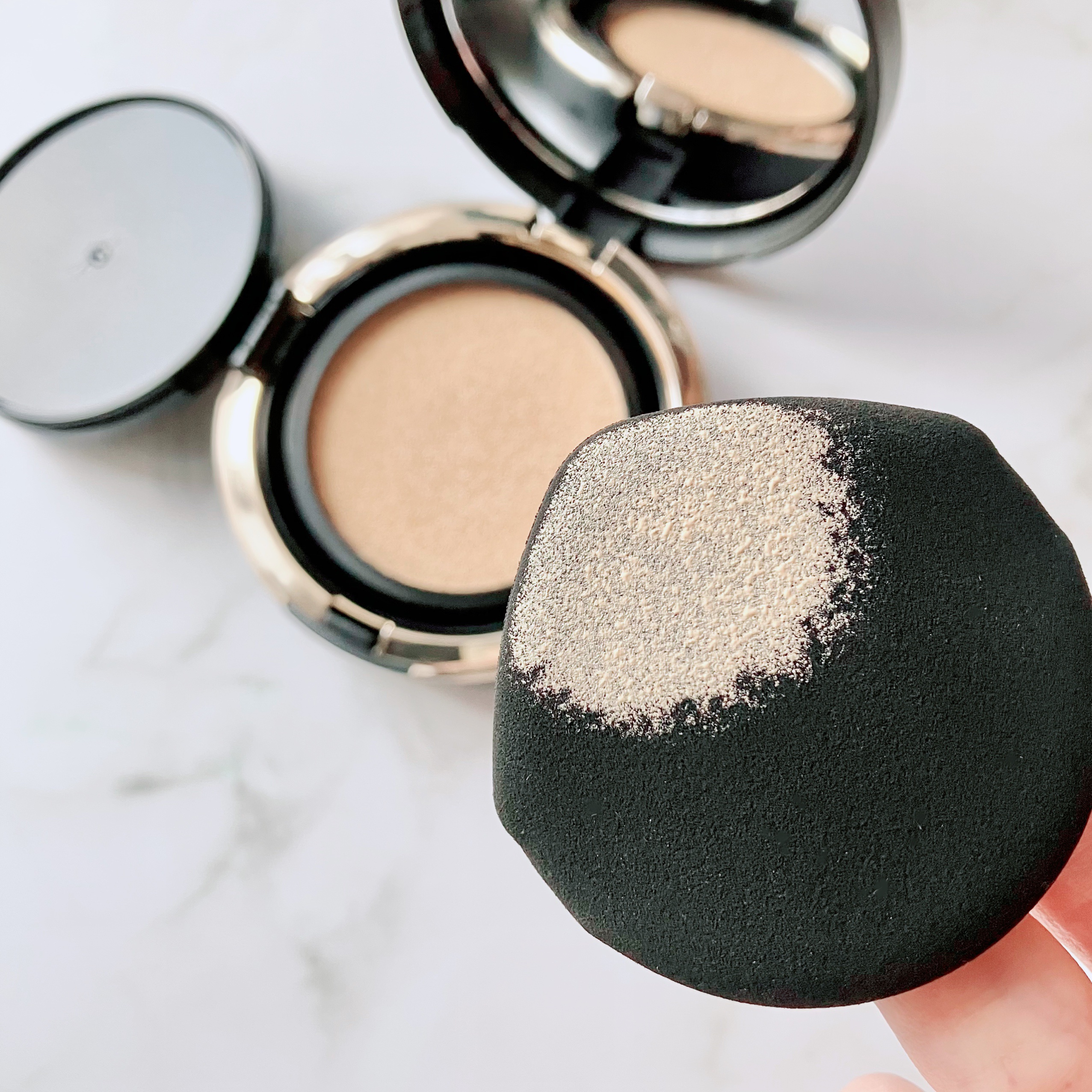 オリジナル ピュア セラム カバーアップ クッション/bareMinerals/クッションファンデーションを使ったクチコミ（2枚目）