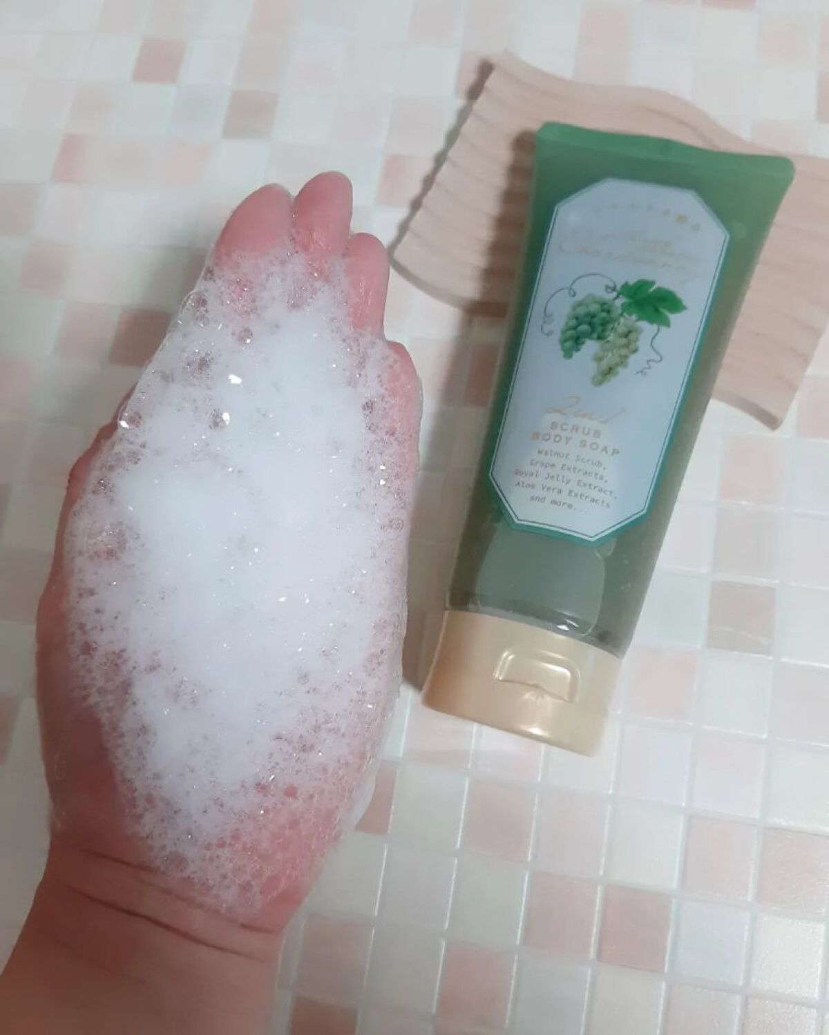 スクラブボディソープ/シャルドネ/ボディソープを使ったクチコミ(4枚目)