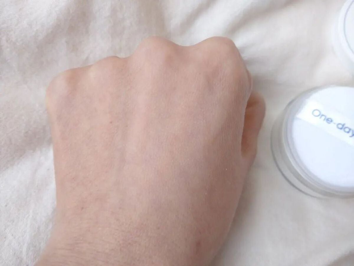 seiko_official on LIPS 「⸜𝓝𝓮𝔀韓国発⸝究極さらさらパウダー◆メイクのうえから◆髪の毛..」(4枚目)