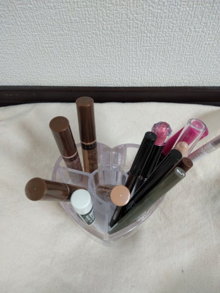 メイク小物スタンド(ハート)/DAISO/その他を使ったクチコミ(1枚目)