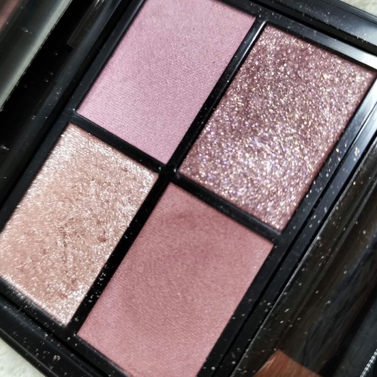 ミネラルクラッシィシャドー/エトヴォス/アイシャドウパレットを使ったクチコミ（3枚目）