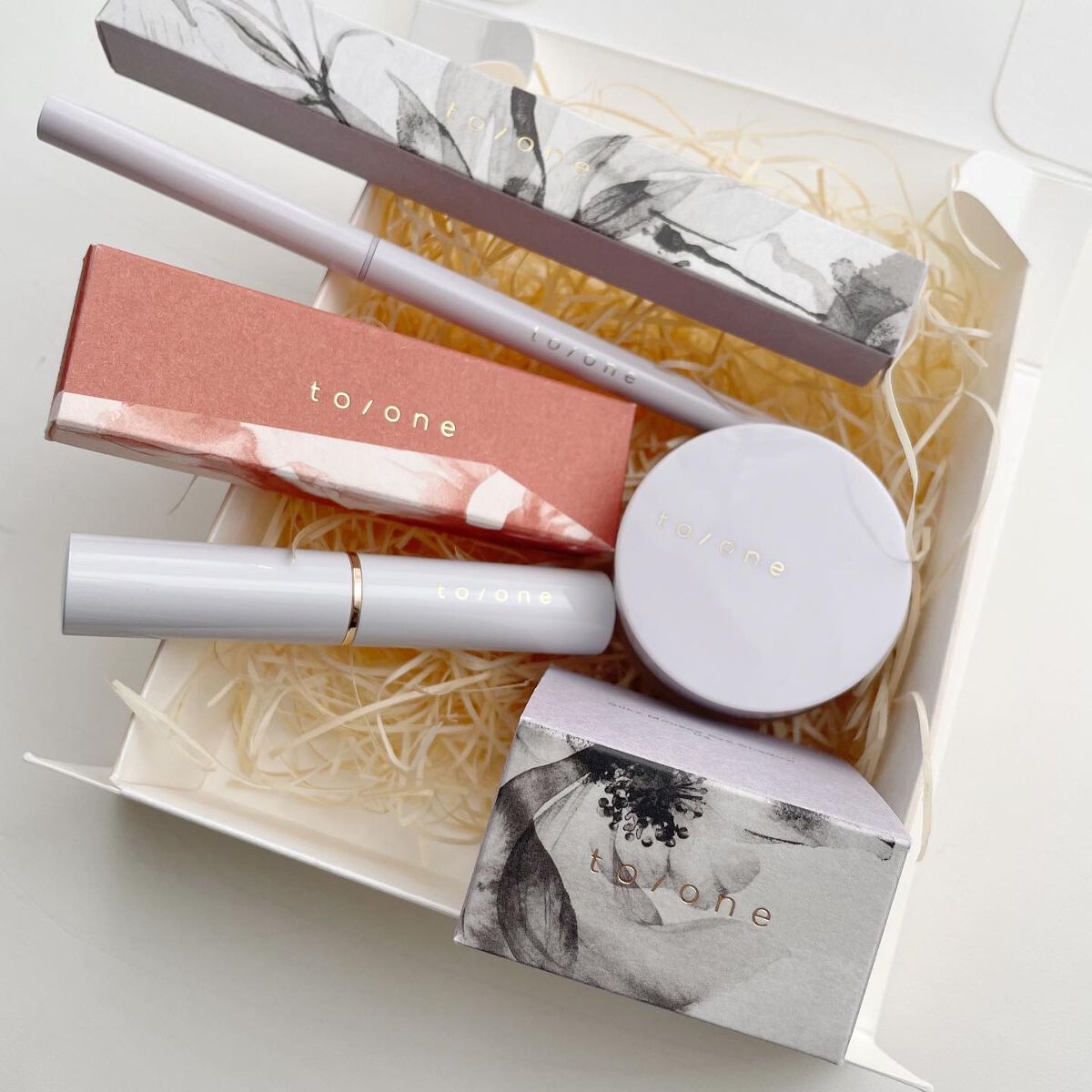 トーン ペタル エッセンス リップ/to/one/口紅を使ったクチコミ(1枚目)