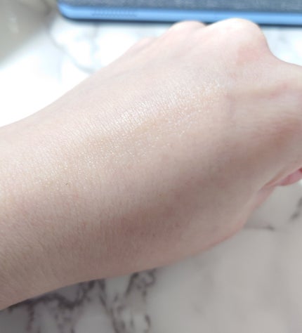 ホワイトトリュフナリシングセラムリップバーム/ダルバ/リップバームを使ったクチコミ(3枚目)