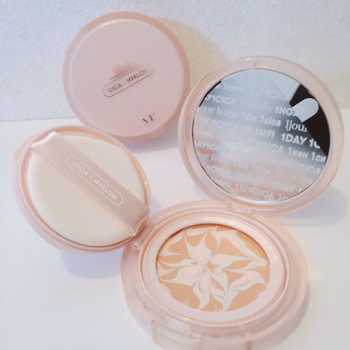 VT CICA エッセンススキンカバーパクトのクチコミ「💎VT COSMETICS
シカエッセンス スキンカバーパクト 
#21 & #23

🌿VT.....」（1枚目）