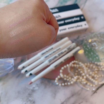 プリティー イージーグリッタースティック/unleashia/グリッターを使ったクチコミ(3枚目)