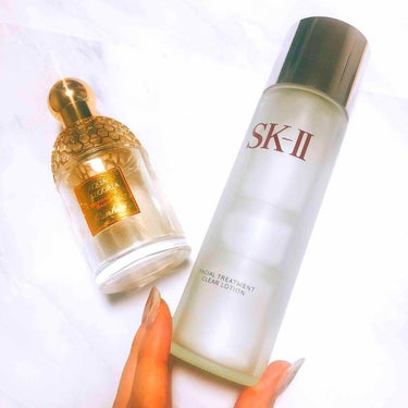 SK2の拭き取り化粧水は、夏の時期にマストで使っているもの。紫外線や乾燥でごわごわになった肌をすべすべにしてくれます！この後に使う化粧水の浸透もアップ。

ゲランのアクアアレゴリアマンダリンは、さっぱり