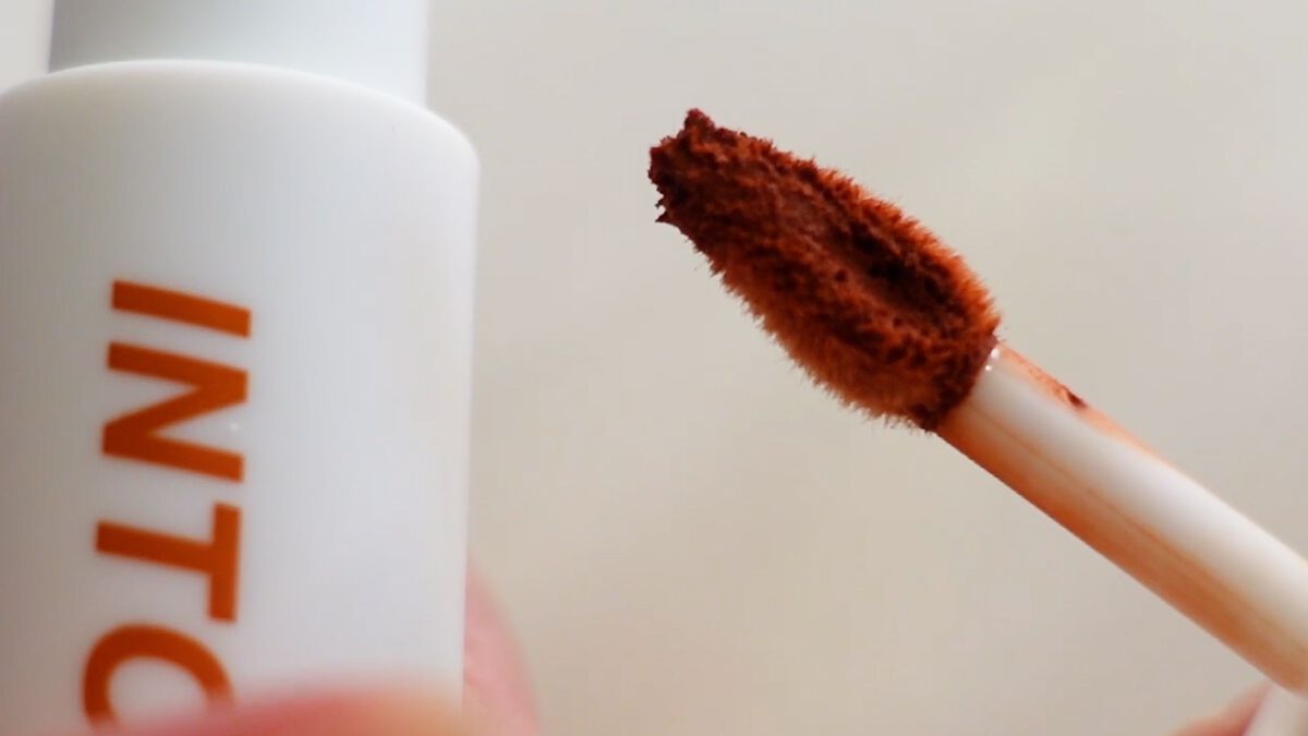 スーパーマットリップ＆チークマッド EM03 モデルテラコッタ/INTO U/口紅を使ったクチコミ（3枚目）