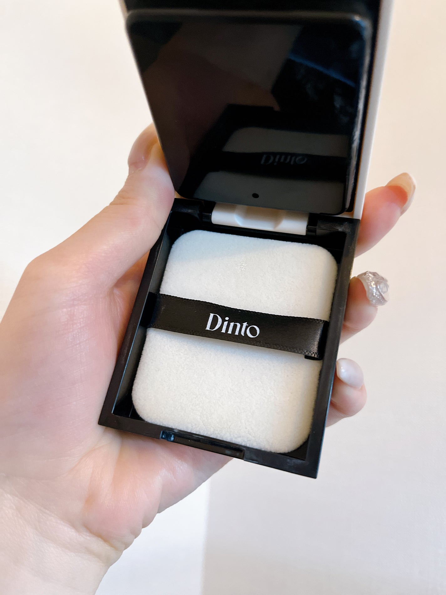 雲楚ブラーフィクシングフィニッシュパウダーパクト /Dinto/プレストパウダーを使ったクチコミ(4枚目)