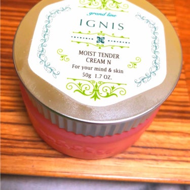 IGNIS モイストテンダー クリームのクチコミ「香りもきつすぎず、つけ心地は伸びがよく大豆ひと粒くらいの量で顔全体を保湿ベタつかないのでとても.....」（1枚目）