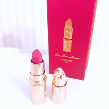 Les Merveilleuses LADUREE
スティックルージュ 06 Rubis

深みのある、こっくりとしたとても上品なローズカラー💄

見たままの発色で、とても綺麗な仕上がりになります。

