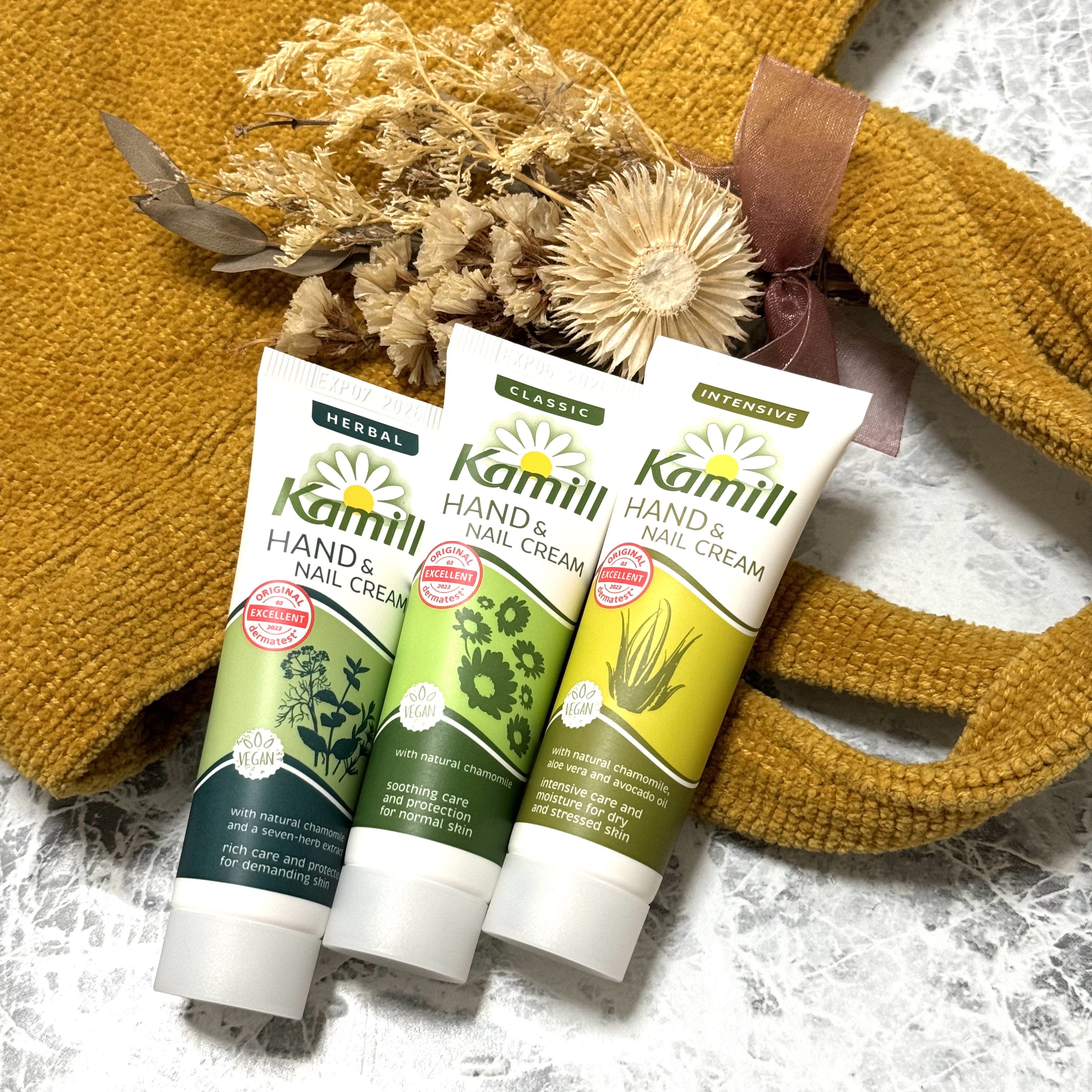 ハンド＆ネイルクリーム インテンシブ 3OML ミニ/カミール/ハンドクリームを使ったクチコミ（3枚目）