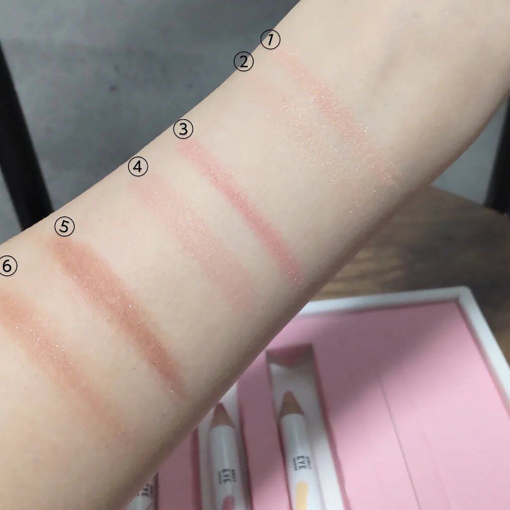 ジョイココ エアリーアイシャドウ 04 プラムボルドー/Joy.coco(ジョイココ)/単色アイシャドウを使ったクチコミ（2枚目）