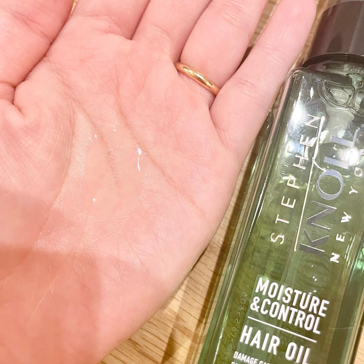 モイスチュアコントロール ヘアオイル W/スティーブンノル ニューヨーク/ヘアオイルを使ったクチコミ(4枚目)