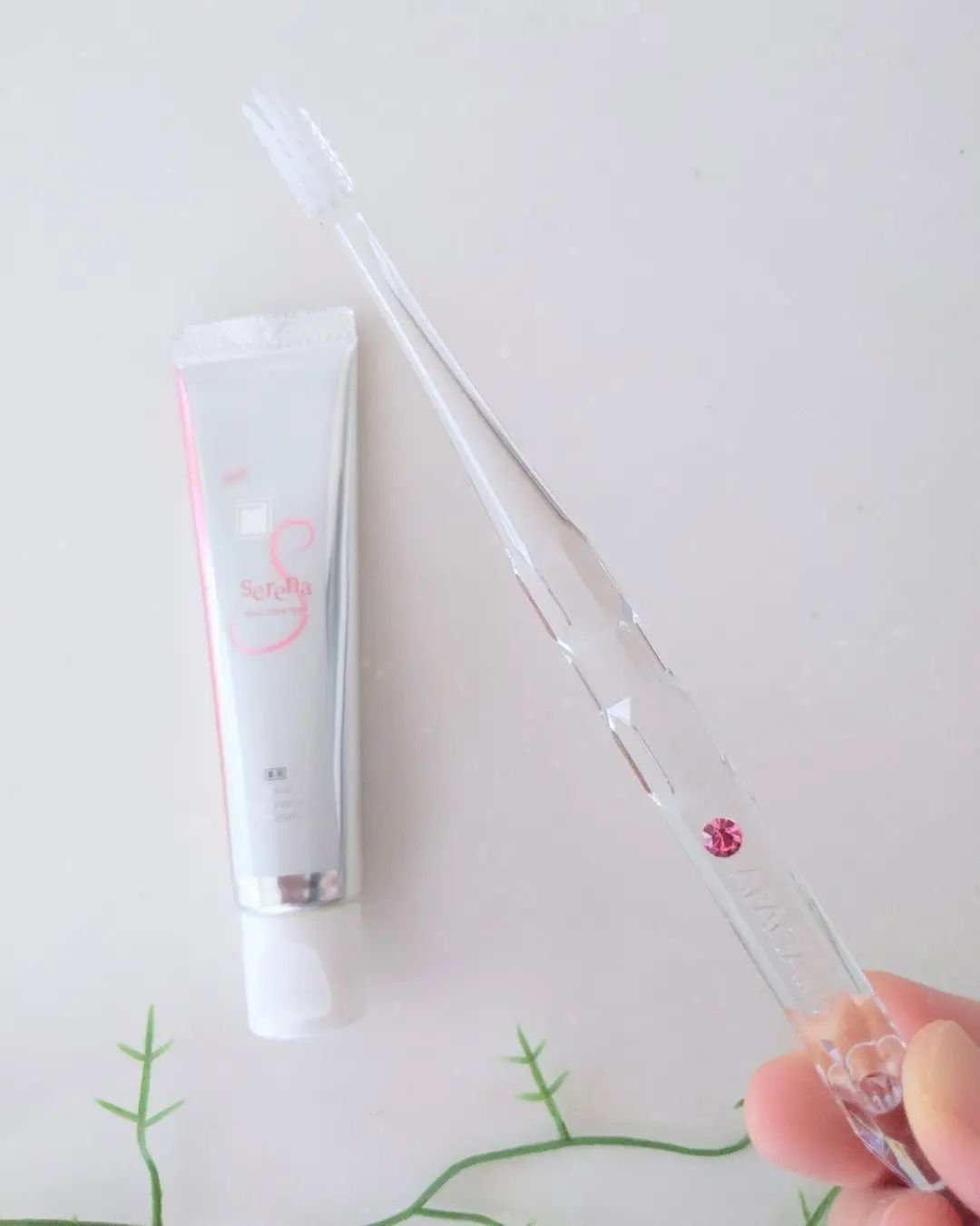 アパガードクリスタル歯ブラシ/アパガード/歯ブラシを使ったクチコミ（2枚目）