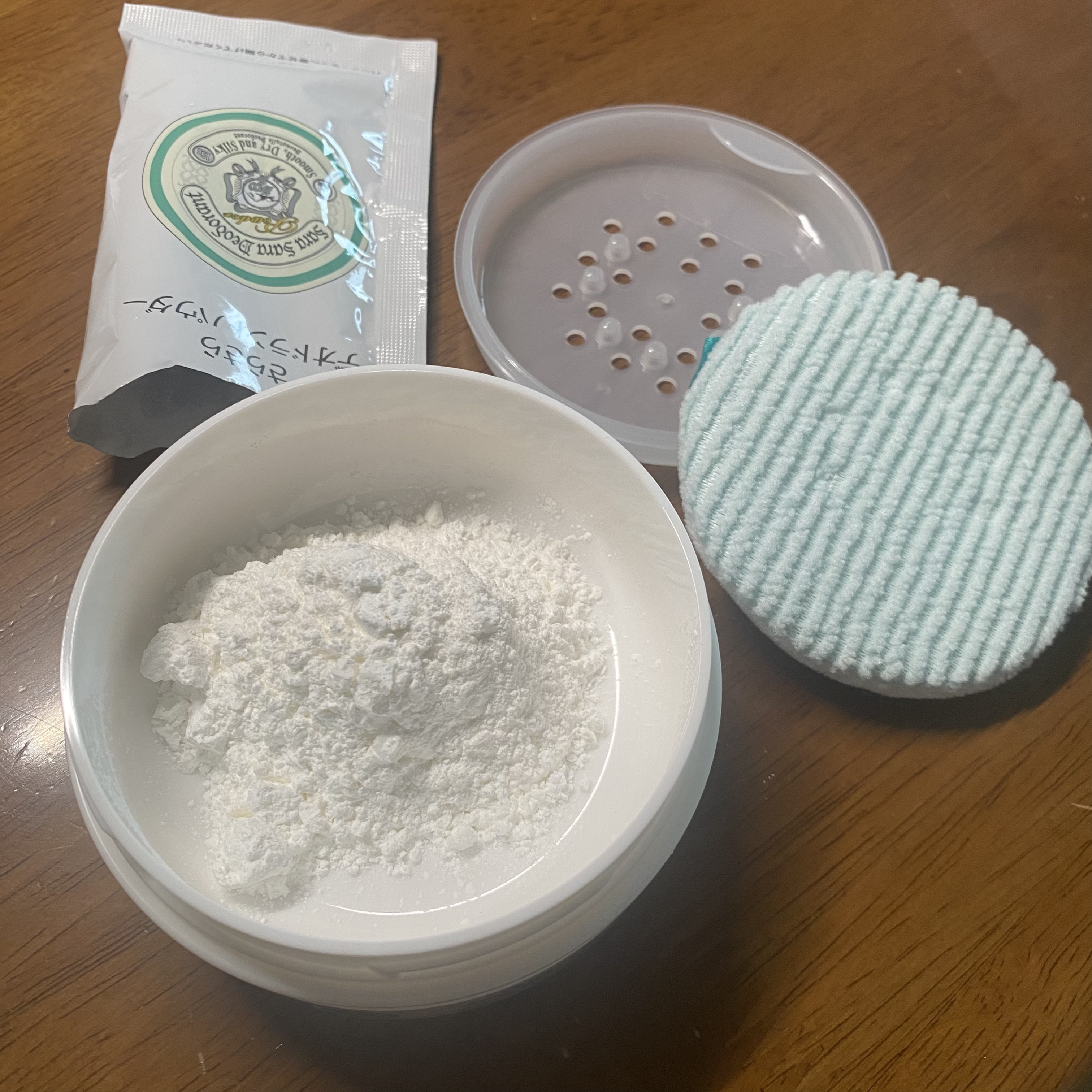 薬用さらさらデオドラントパウダー/デオナチュレ/デオドラント・制汗剤を使ったクチコミ（2枚目）