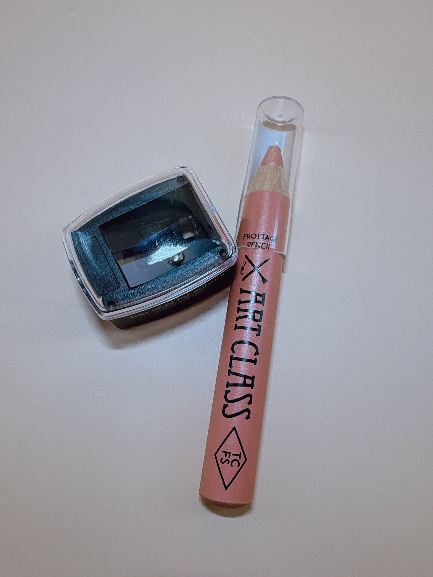 アートクラス フロッタージュペンシル/too cool for school/スティックアイシャドウを使ったクチコミ(4枚目)