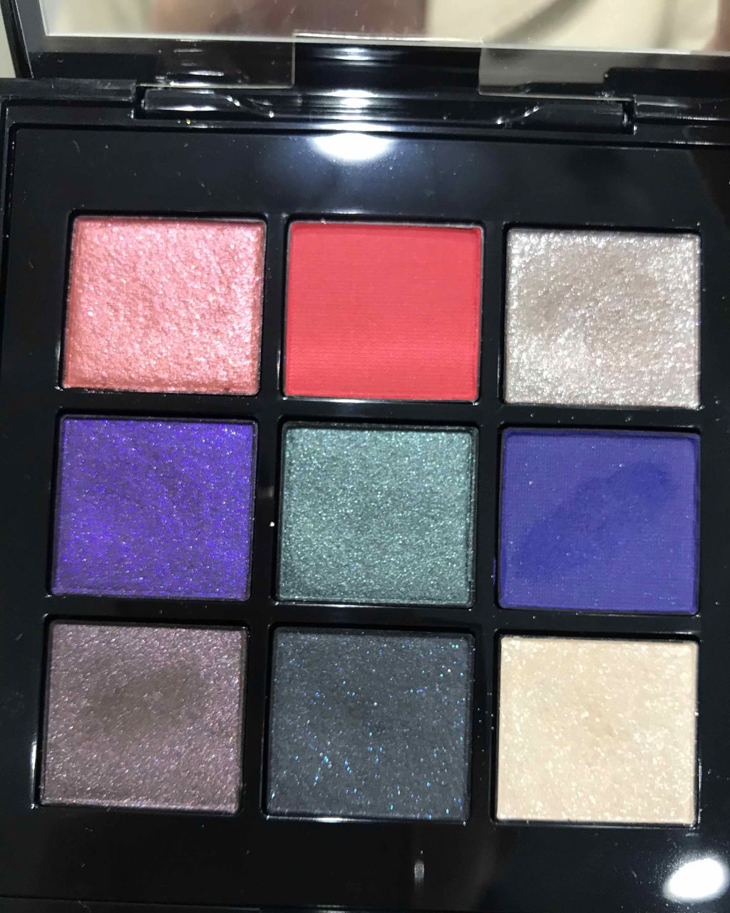 今日のアイメイク♡

⚠️目元の写真あります⚠️

今日はお休み♡ちょっとこだわってメイクしてみました💄

ベースメイクはいつもと同じなので省略（笑）

いつもと違うところ
☆ キャンメイクのシェーディングをおでこと顎に乗せる。

☆キャ