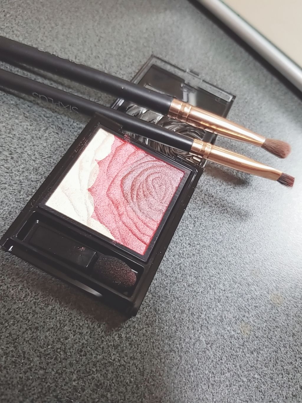 ダークローズシャドウ/KATE/アイシャドウパレットを使ったクチコミ(2枚目)