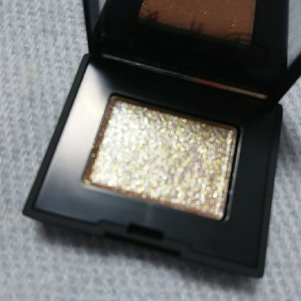 ハードワイヤードアイシャドー/NARS/単色アイシャドウを使ったクチコミ（2枚目）