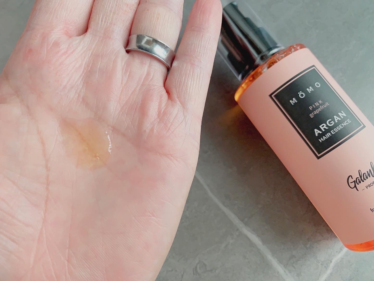 モモアルガンヘアエッセンス/ガランビュー/ヘアオイルを使ったクチコミ（2枚目）