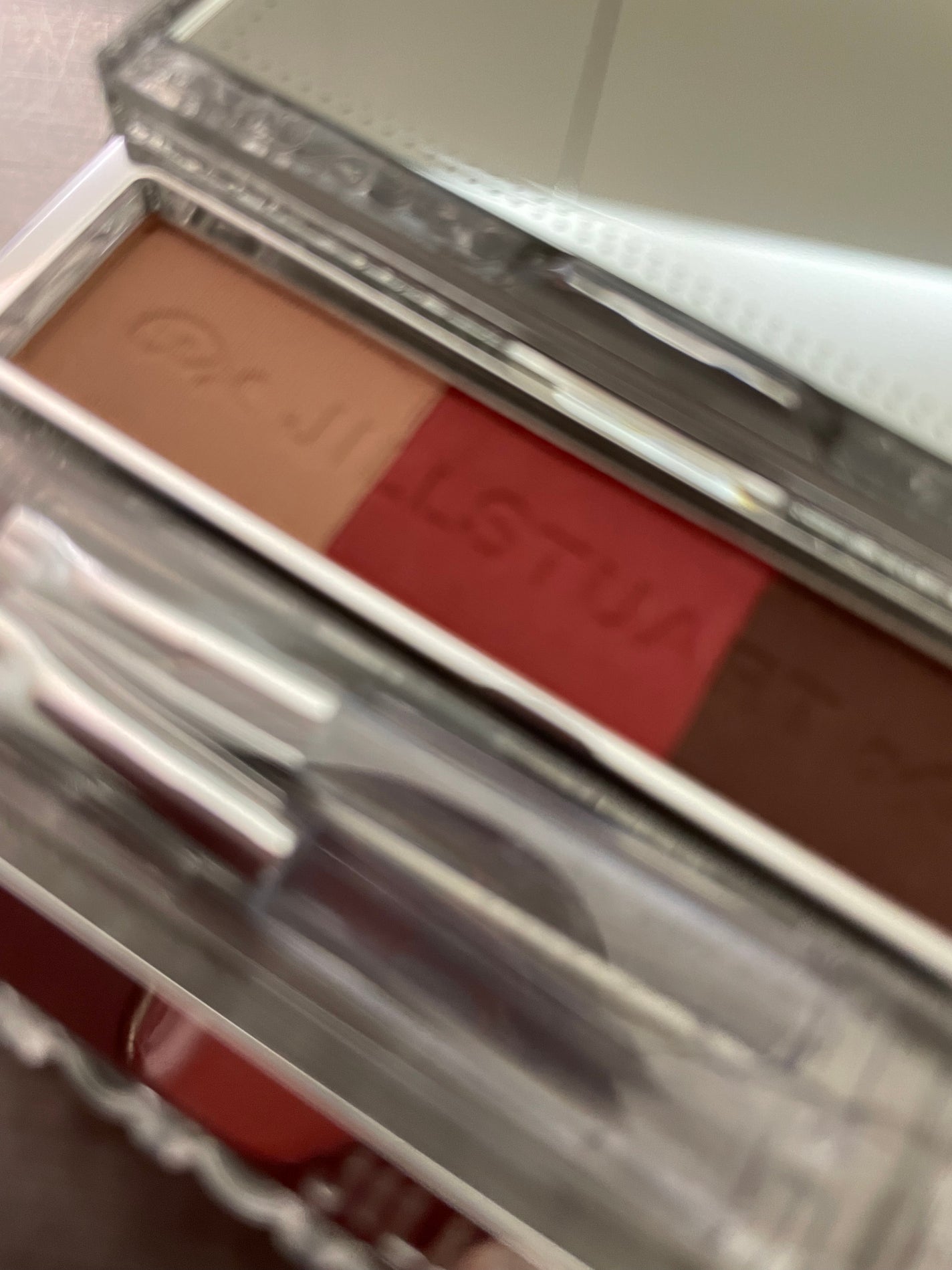 プランクトン on LIPS 「#ジルシチュアート#アイブロウパウダーうーん。かわいいのに似合..」(1枚目)