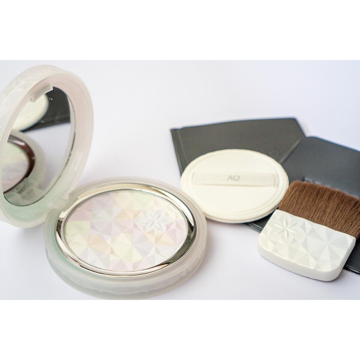 AQ オーラ リフレクター/DECORTÉ/プレストパウダーを使ったクチコミ(4枚目)