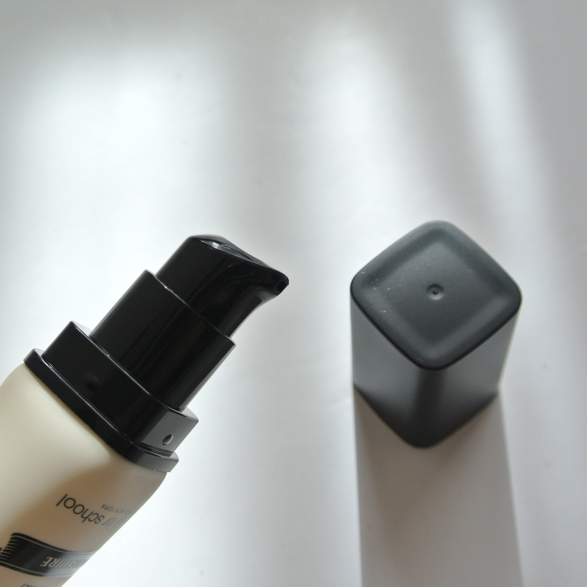 しっとり&なめらかウォータリーブラープライマー/too cool for school/化粧下地を使ったクチコミ（2枚目）