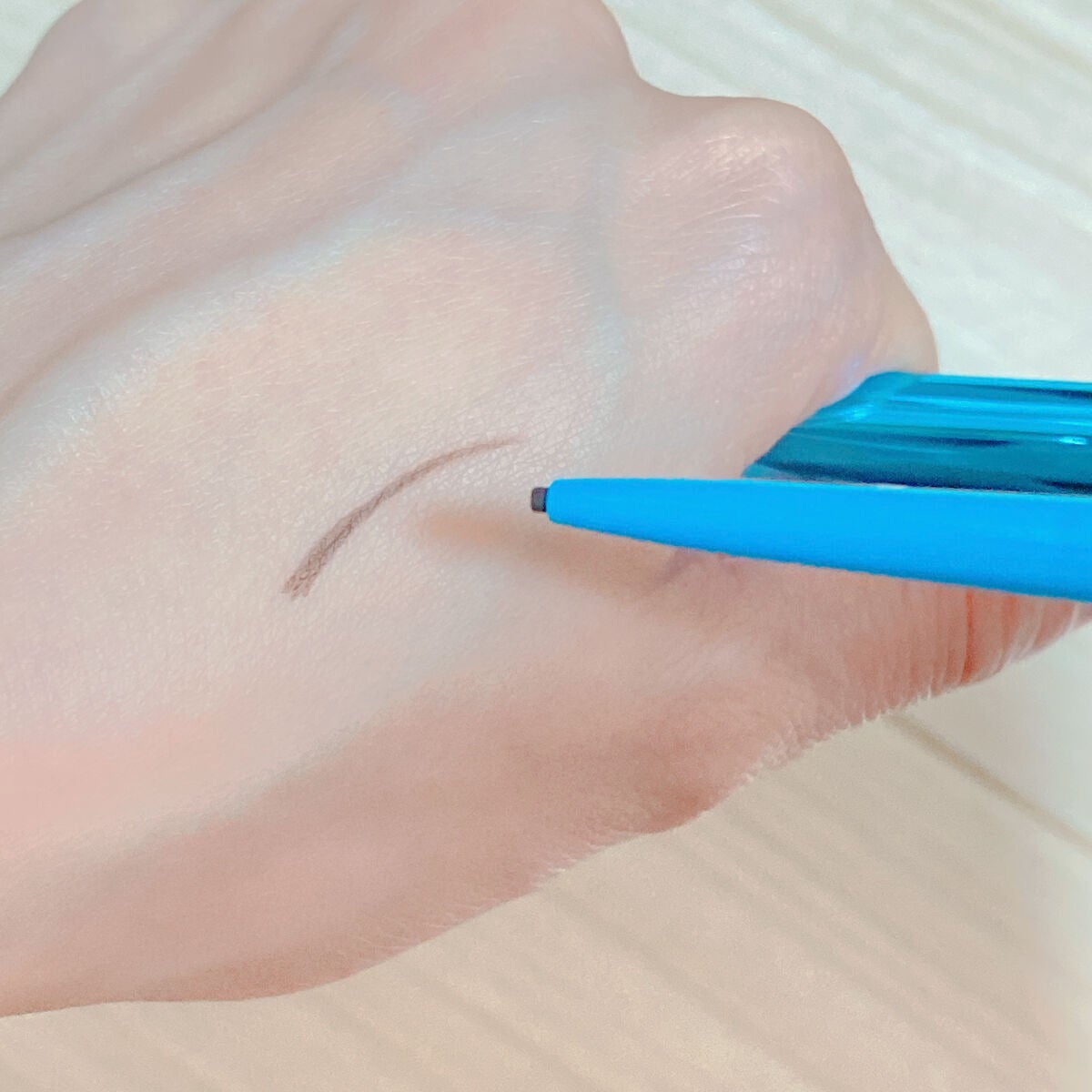 「密着アイライナー」極細クリームペンシル/デジャヴュ/ペンシルアイライナーを使ったクチコミ(2枚目)