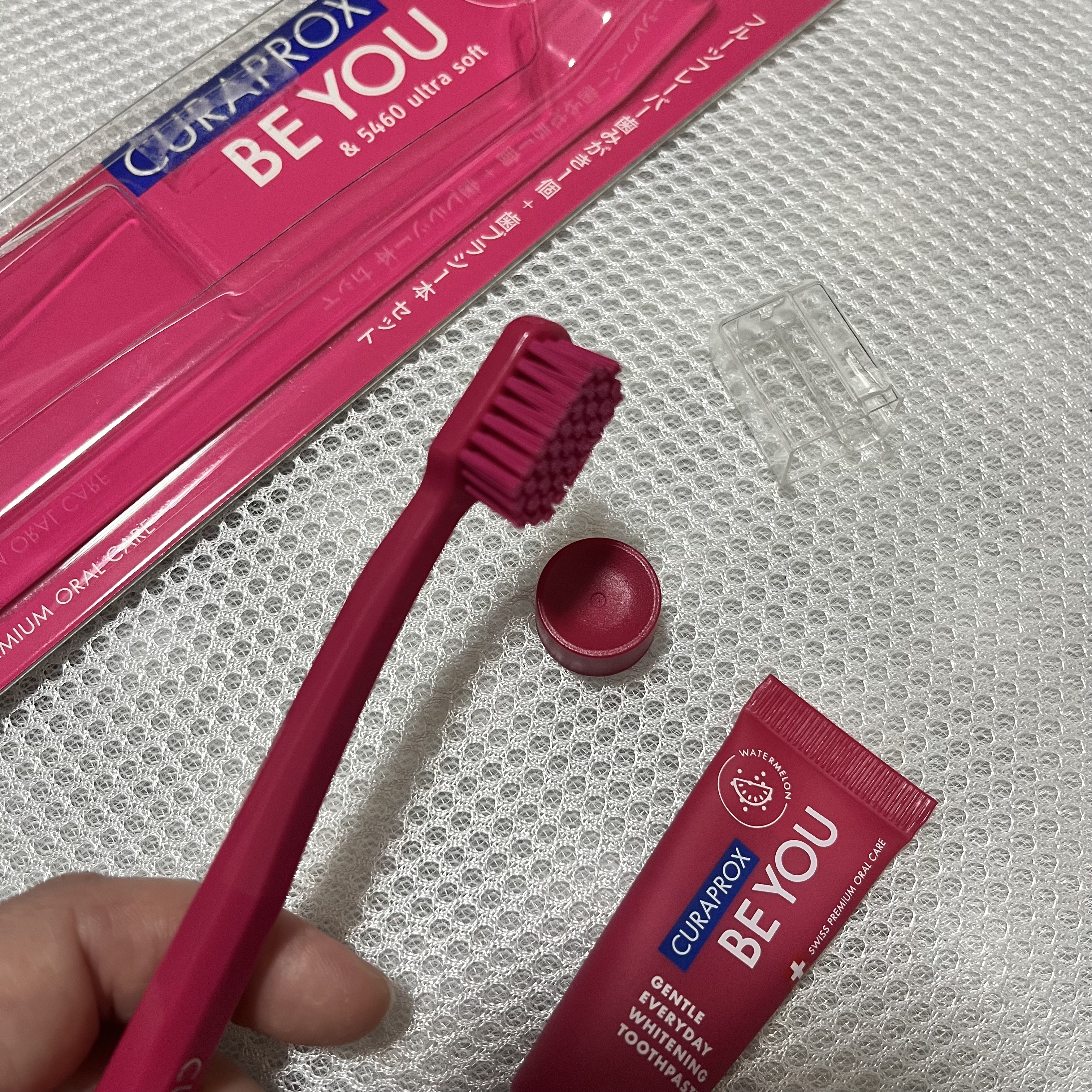 クラプロックスビーユー 歯ブラシ＋歯みがきパック　ピーチ＋アプリコット/CURAPROX/歯磨き粉を使ったクチコミ（2枚目）