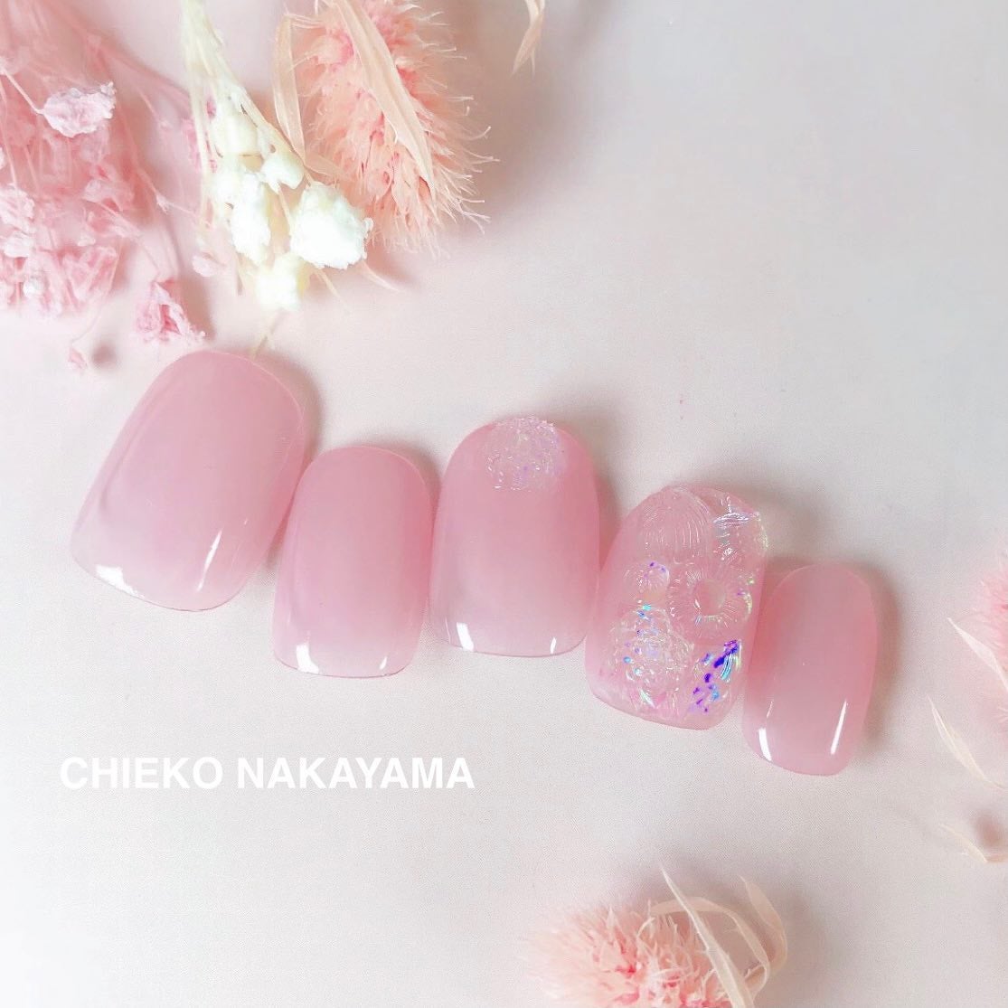 なかやまちえこ on LIPS 「ほんのりelegant.⠀365日ネイル53日め⠀毎日製作中!..」(2枚目)