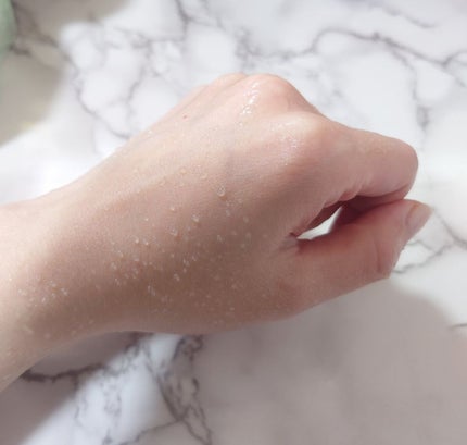 クリアウェルネス UVエッセンスジェル/雪肌精/日焼け止めジェルを使ったクチコミ(4枚目)