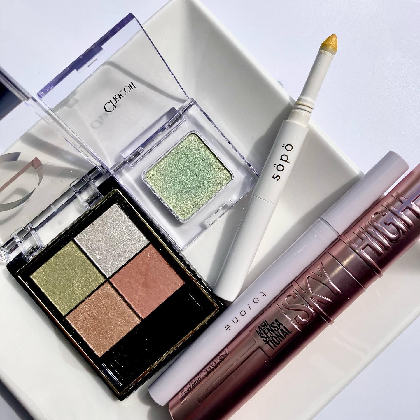 マルチカラーバリエーション トゥインクル/チャコット・コスメティクス/単色アイシャドウを使ったクチコミ（3枚目）