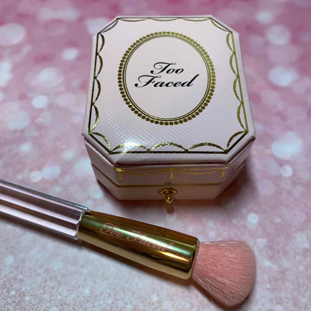 ダイヤモンドライト ハイライター ブラシ/Too Faced/メイクブラシを使ったクチコミ（3枚目）
