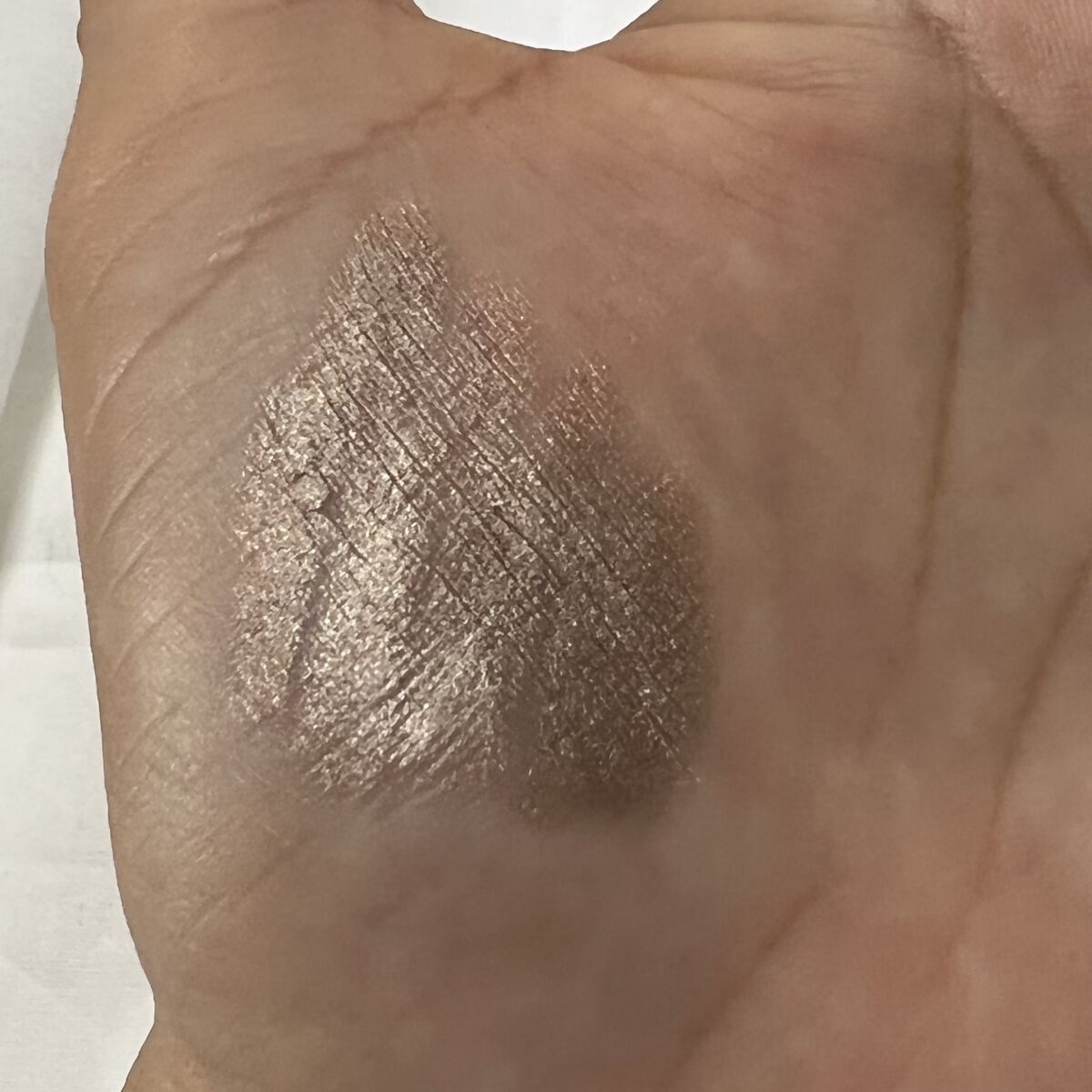 Burberry Beauty アイカラー コントゥアのクチコミ「✔ BURBERRY   アイカラー コントゥア
       ❀. 102.PALE
   .....」（3枚目）