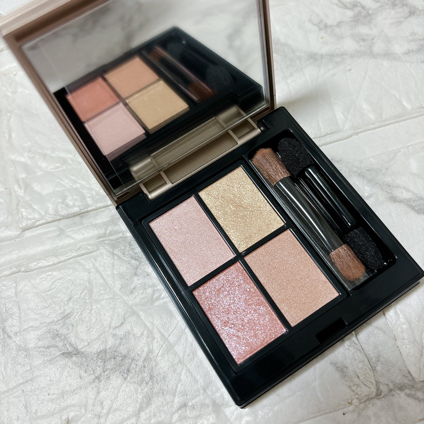 ミネラルクラッシィシャドー/エトヴォス/アイシャドウパレットを使ったクチコミ(3枚目)