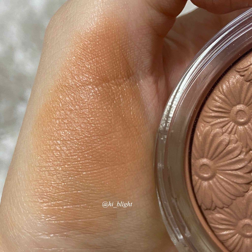 パウダー ポップ フラワー ブロンザー/CLINIQUE/ブロンザーを使ったクチコミ（3枚目）