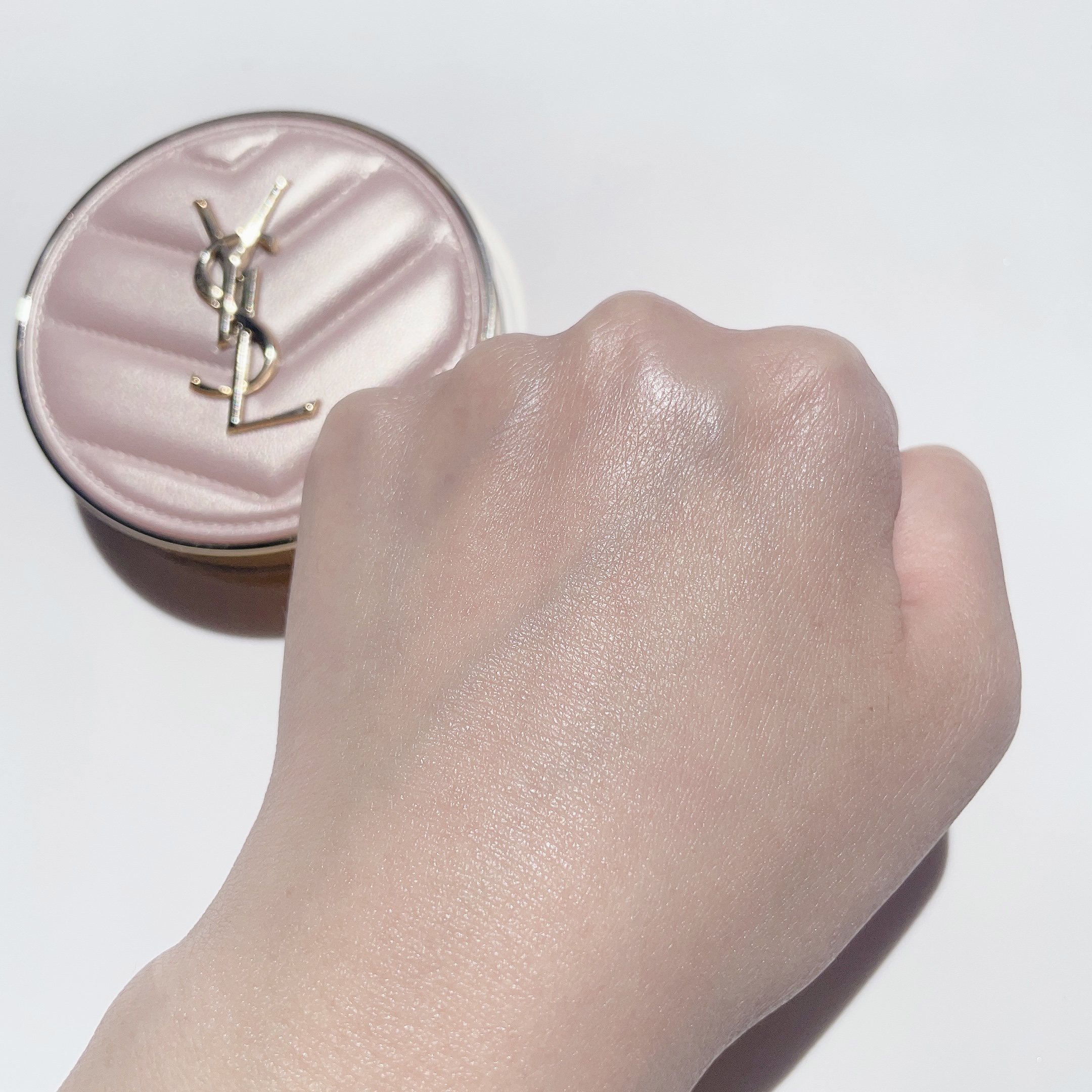 ラディアント タッチ グロウパクト BR10/YVES SAINT LAURENT BEAUTE/クッションファンデーションを使ったクチコミ（2枚目）