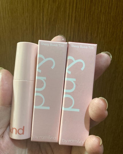 アンドバイロムアンド グラッシーボムティント/&nd by rom&nd/リップティントを使ったクチコミ(2枚目)