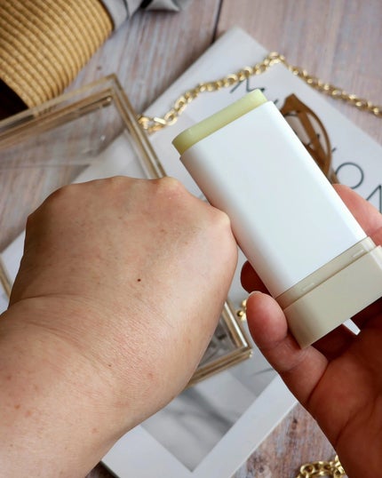 エネキシア エアリーサンスティック/RAWQUEST/日焼け止めスティックを使ったクチコミ(3枚目)