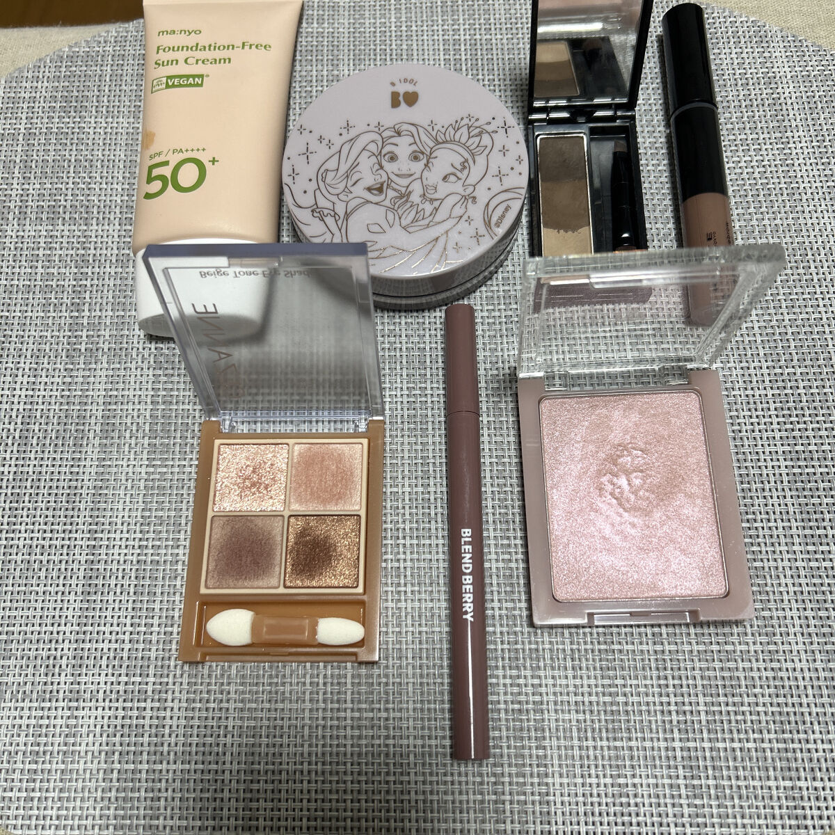 ケイト デザイニングアイブロウ3D/KATE/パウダーアイブロウを使ったクチコミ（2枚目）