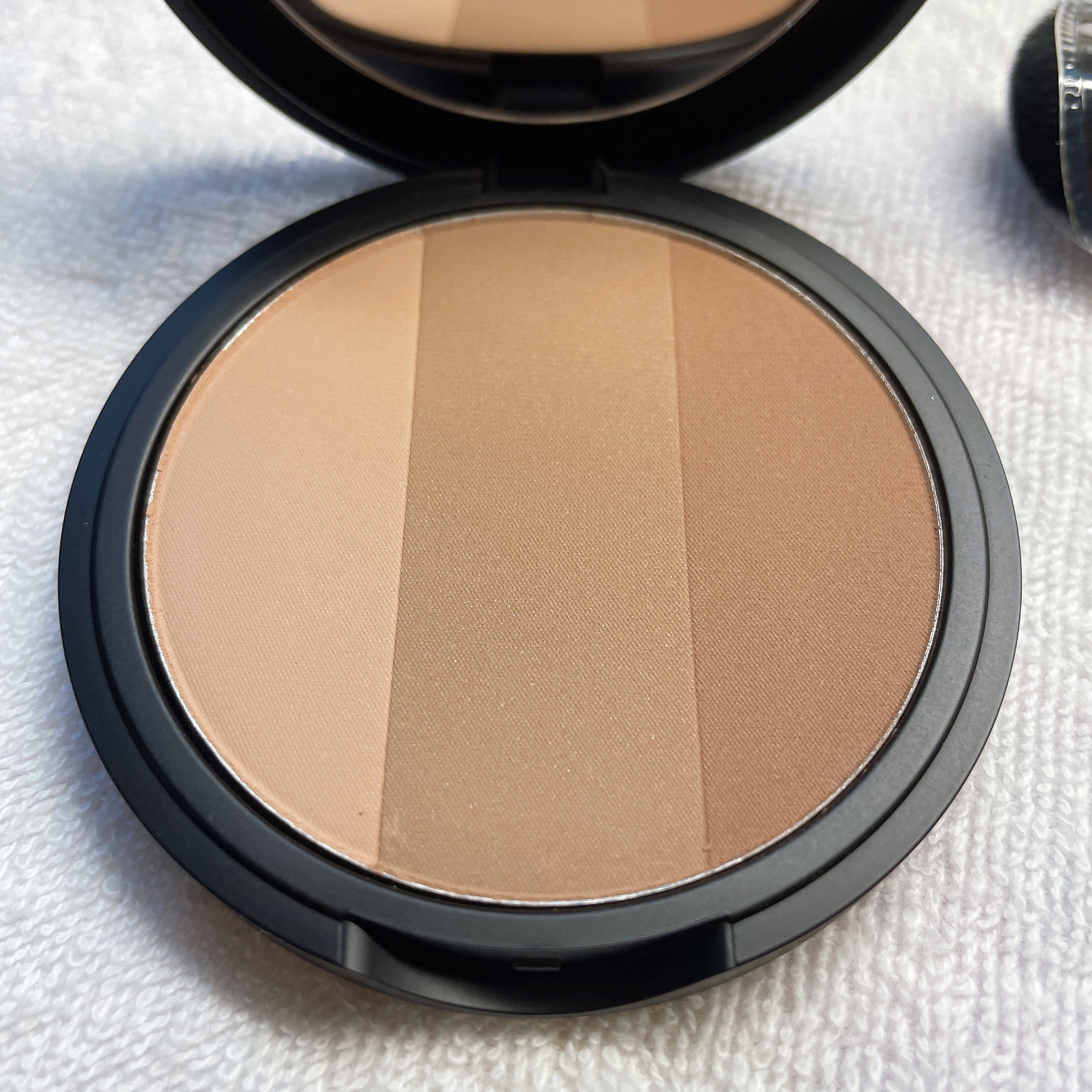 アートクラスバイロダン シェーディング 1 クラシック マスター(ブラシ付き)/too cool for school/シェーディングを使ったクチコミ（3枚目）