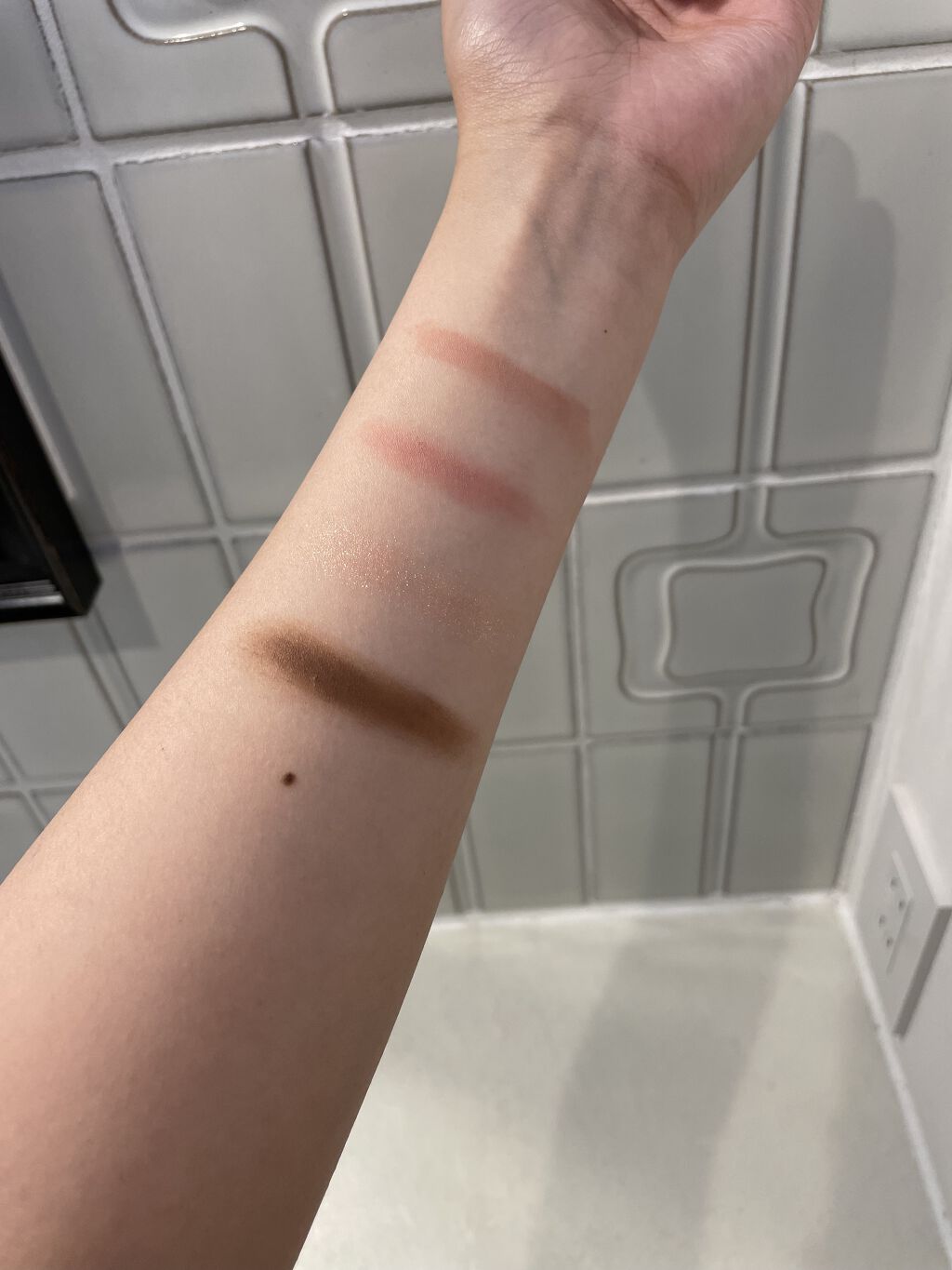 ベターザンアイズ/rom&nd/アイシャドウパレットを使ったクチコミ（3枚目）