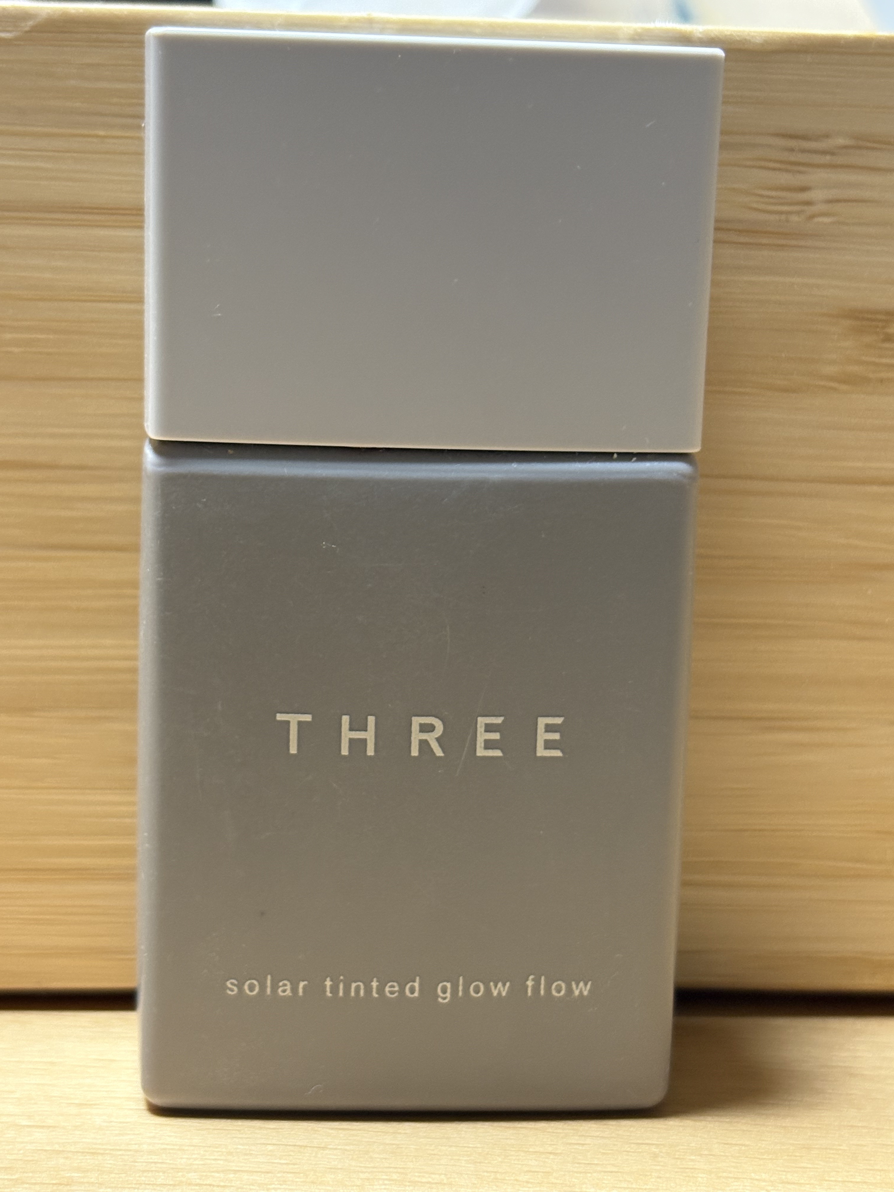 ソーラーティンティドグローフロー/THREE/リキッドファンデーションを使ったクチコミ（1枚目）